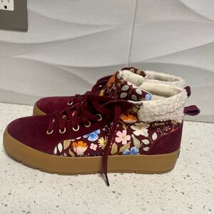Keds Women's Burgundy Floral Sneakers in‎ perfect condition